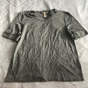 H&M grey cropped tee